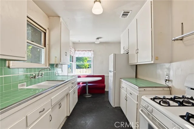 16839 Margate Street photo 4