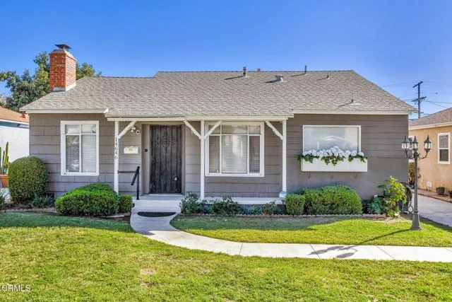 14646 Leadwell Street, Van Nuys