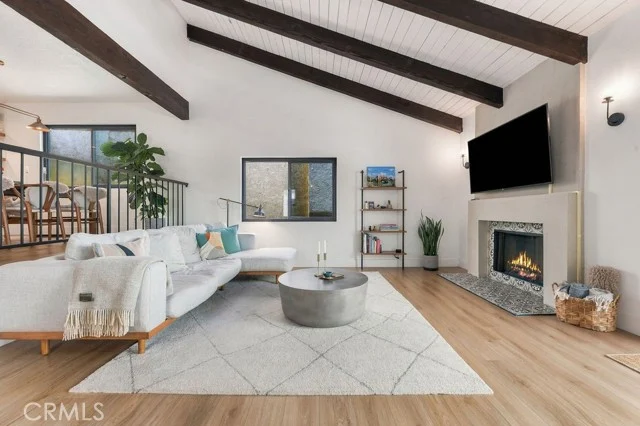 1121 Stanford photo 2
