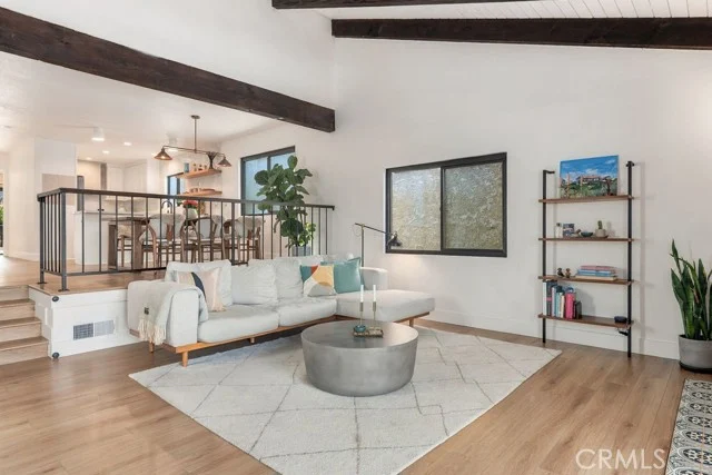 1121 Stanford photo 3