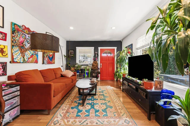 3518 Hunter Street photo 4
