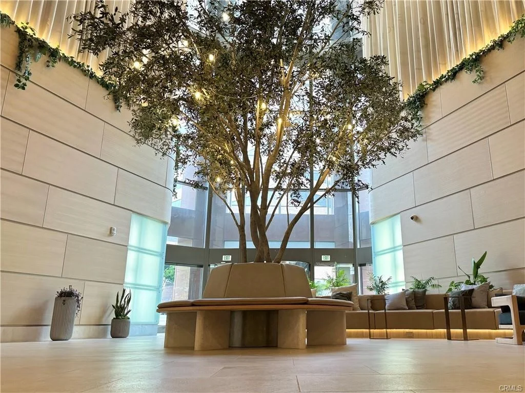 1100 Wilshire #2707, Los Angeles