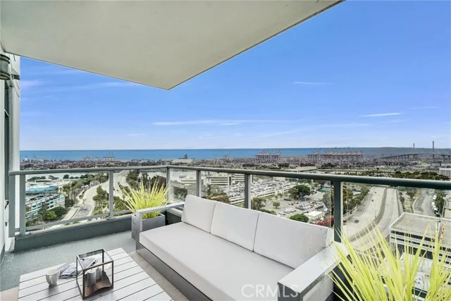 411 W Seaside Way #1804 photo 2