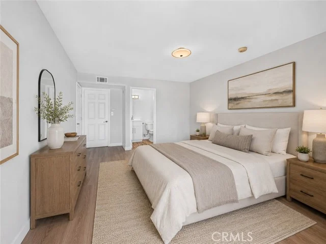 433 S Manhattan Pl #206 photo 2