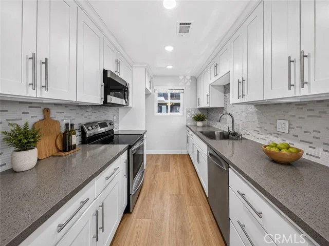 433 S Manhattan Pl #206 photo 5