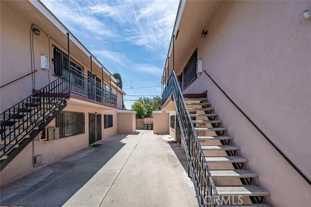 436 E Market photo 2