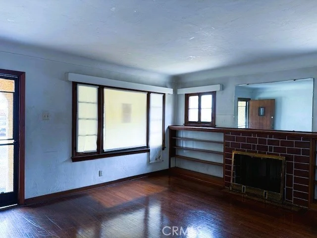 9432 S Hobart Boulevard photo 3