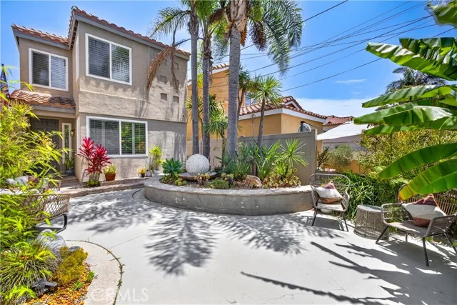 330 Ultimo Avenue photo 2
