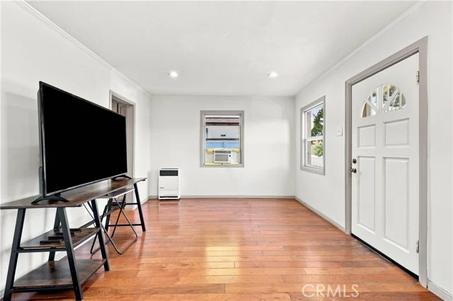233 E Louise Street photo 5