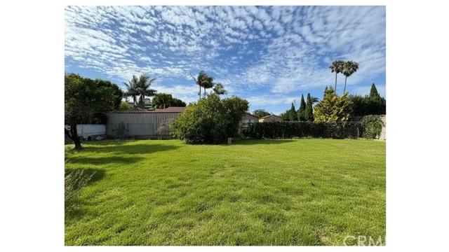 1633 Artesia photo 3