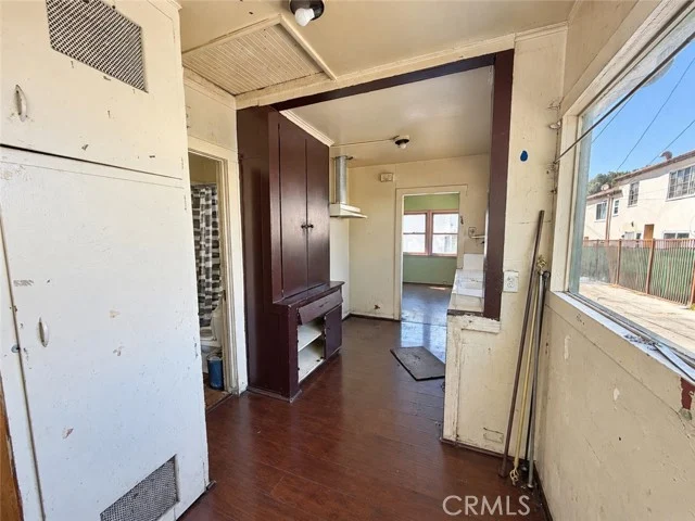 1272 Queen Anne photo 4