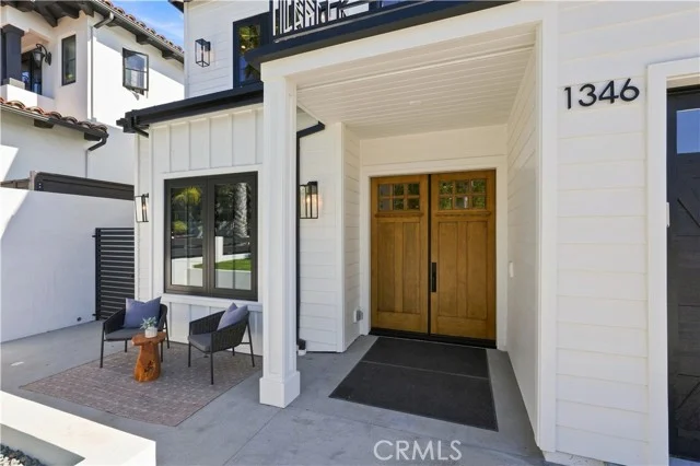 1346 Gates Ave. photo 2