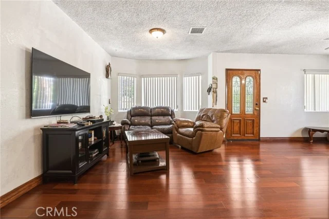 5654 Stansbury photo 3