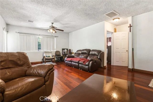 5654 Stansbury photo 4