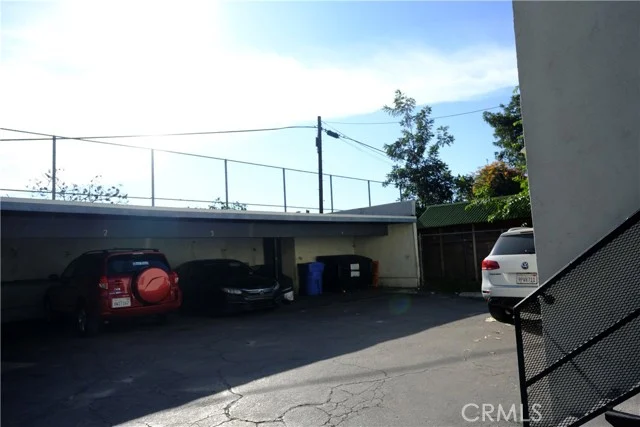1110 S Kenmore photo 5