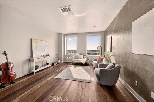 3810 Wilshire Boulevard #909 photo 2