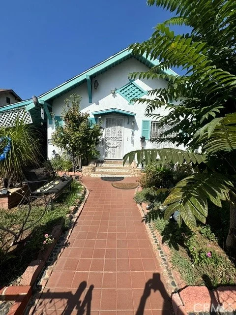 607 Esperanza photo 2