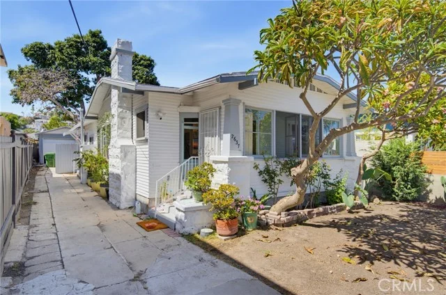 2637 S Pacific Avenue photo 2