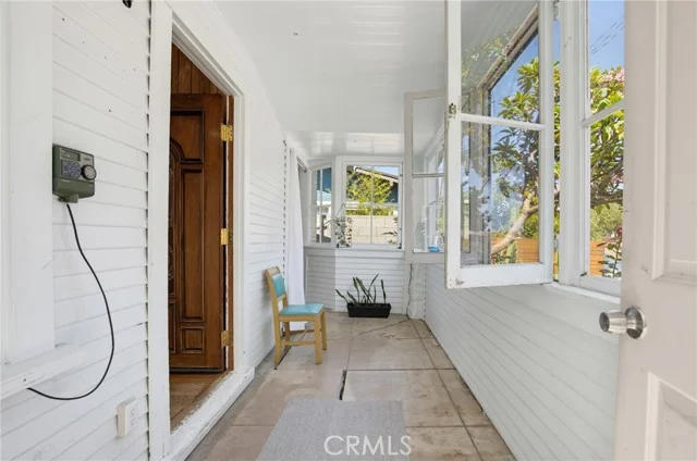 2637 S Pacific Avenue photo 4