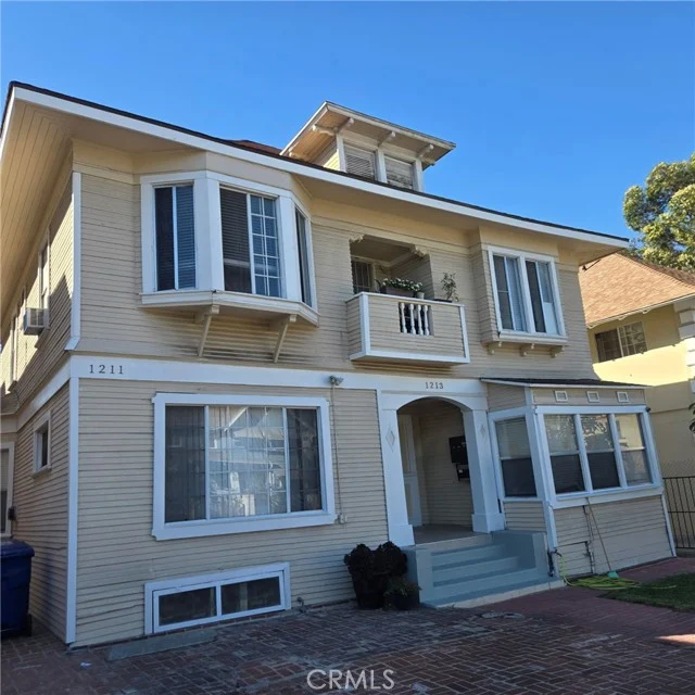 1211 Elden Ave. photo 2