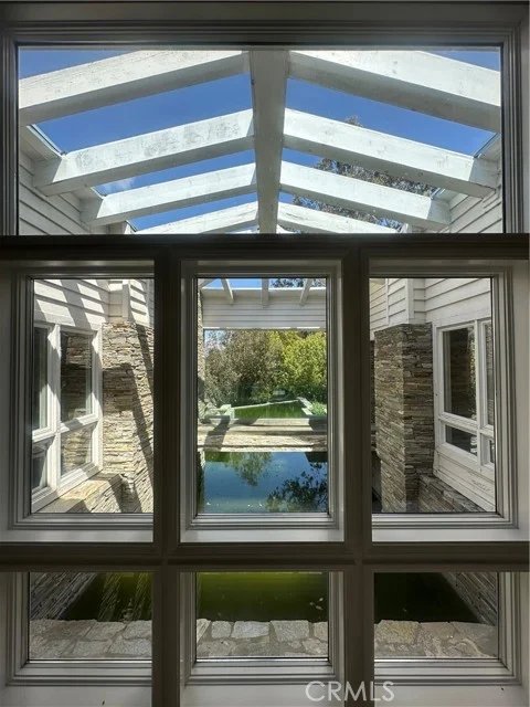 60 Crest Road E photo 4
