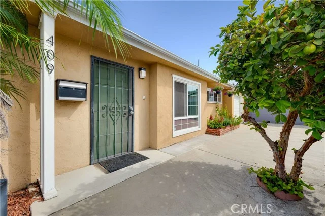 409 E Pleasant photo 2