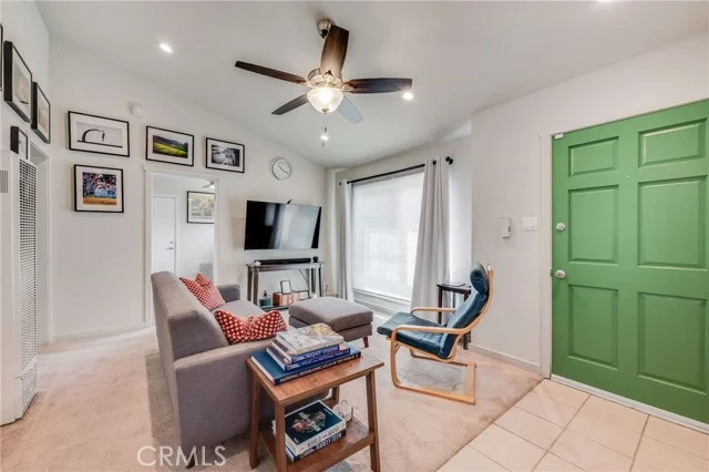 409 E Pleasant photo 4