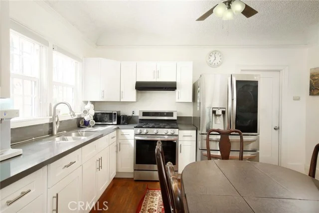 1547 S Wilton photo 2