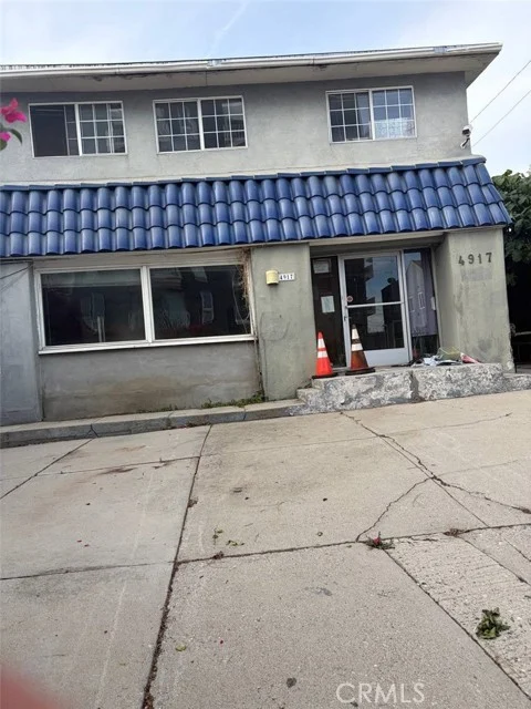 4917 Melrose photo 2