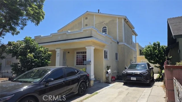 1326 E 9th Street photo 2