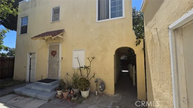 1326 E 9th Street photo 5
