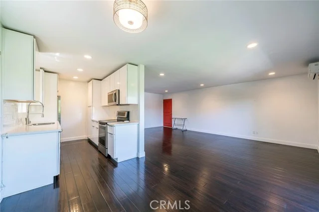 1601 Veteran Avenue photo 2
