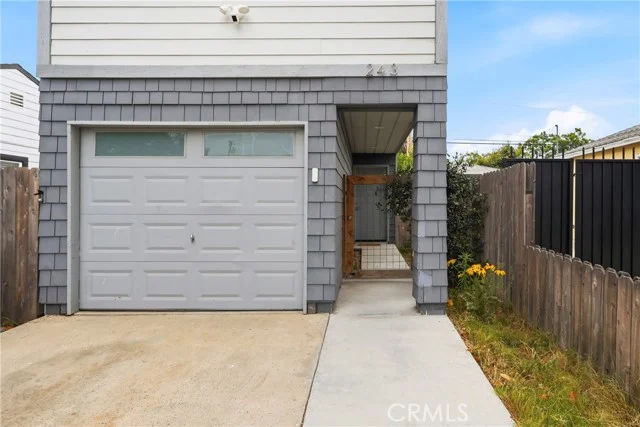 243 E Home photo 3