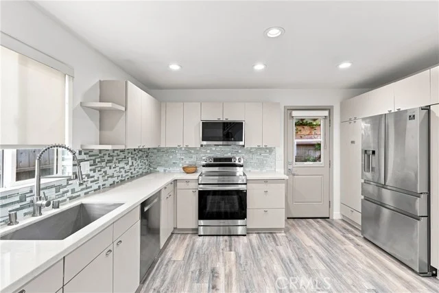 243 E Home photo 5