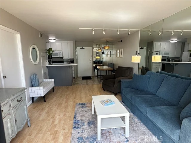 1750 E Ocean #503 photo 3