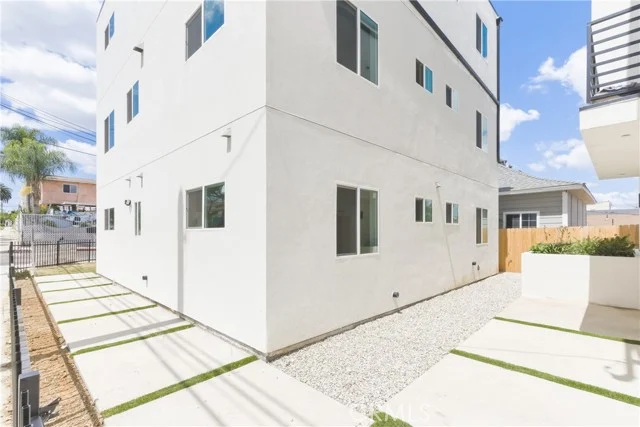 2843 Folsom photo 5