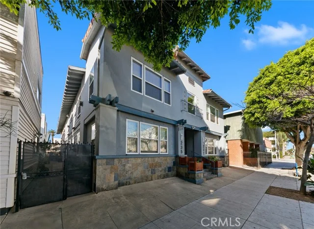 235 Linden photo 2