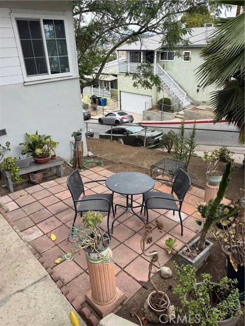 1369 Volney photo 4