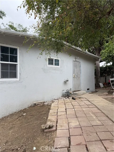 1369 Volney photo 5