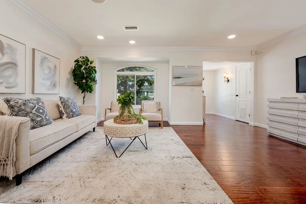 2019 Charlemagne Avenue photo 4