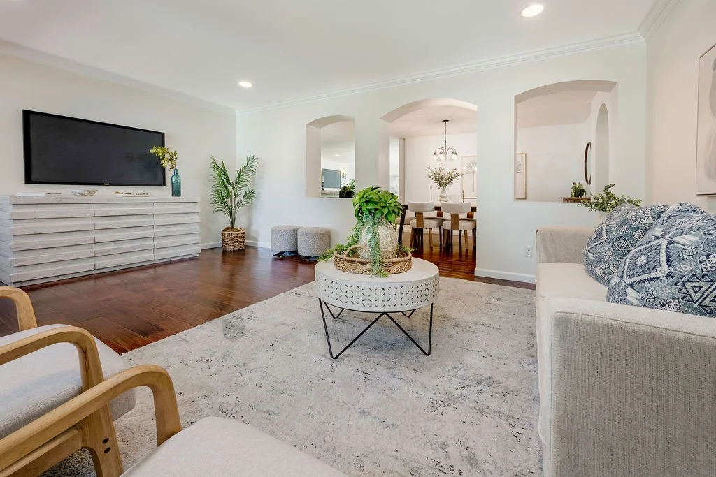 2019 Charlemagne Avenue photo 5