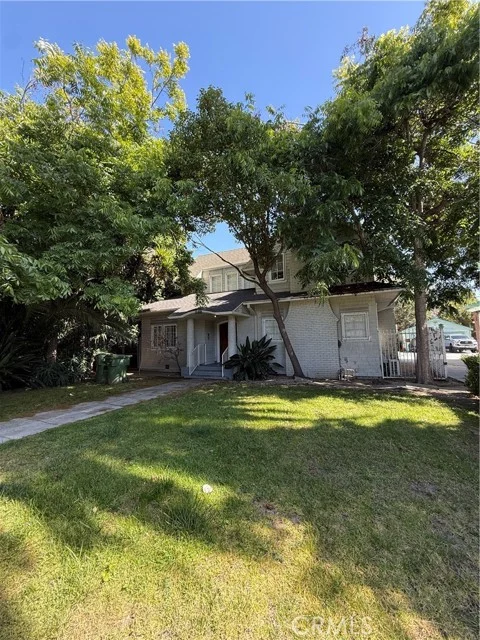 1188 W 28th photo 1