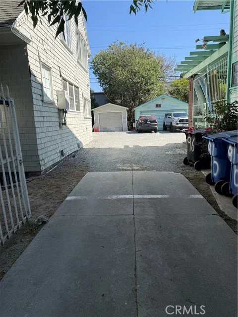 1188 W 28th photo 2