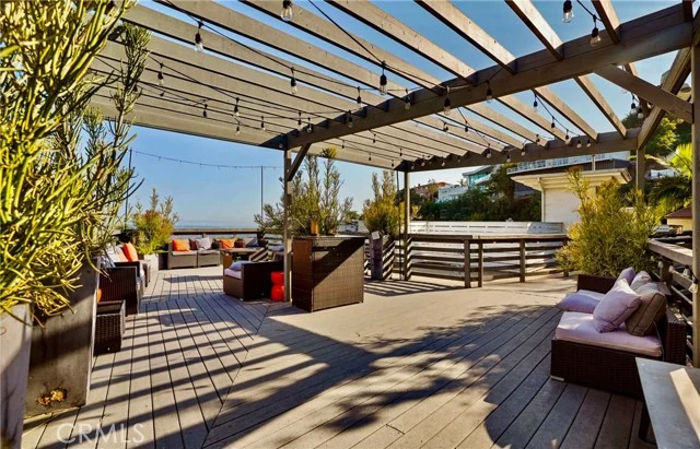 8835 Evanview photo 3
