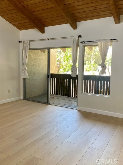 18350 Hatteras #224 photo 3