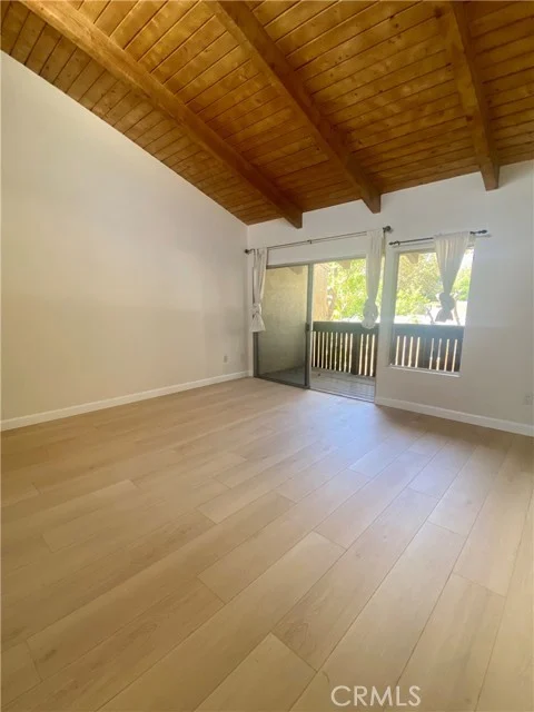 18350 Hatteras #224 photo 5