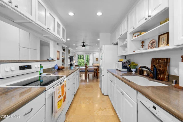 6466 Cavalleri Road photo 5