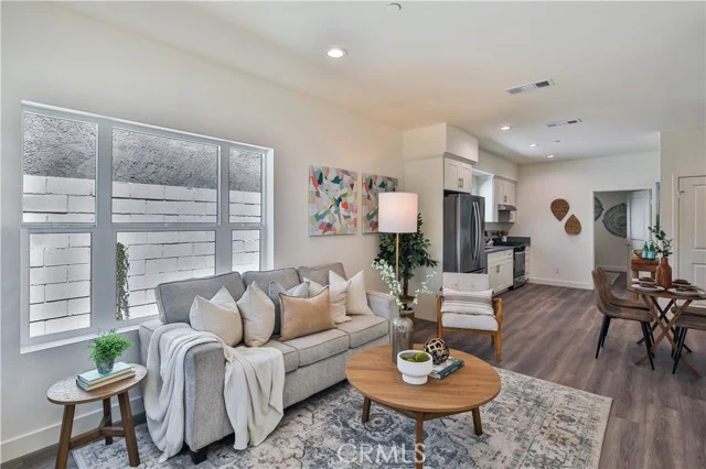 6826 Whitman Avenue photo 4