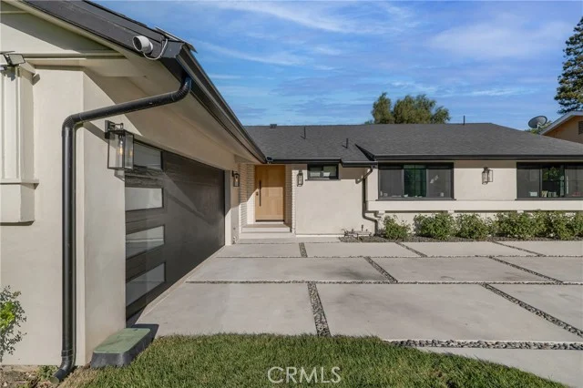 5722 Le Sage Avenue photo 3