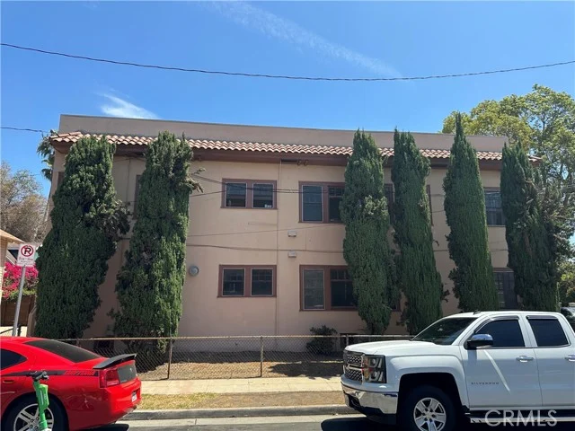 2134 Magnolia photo 2